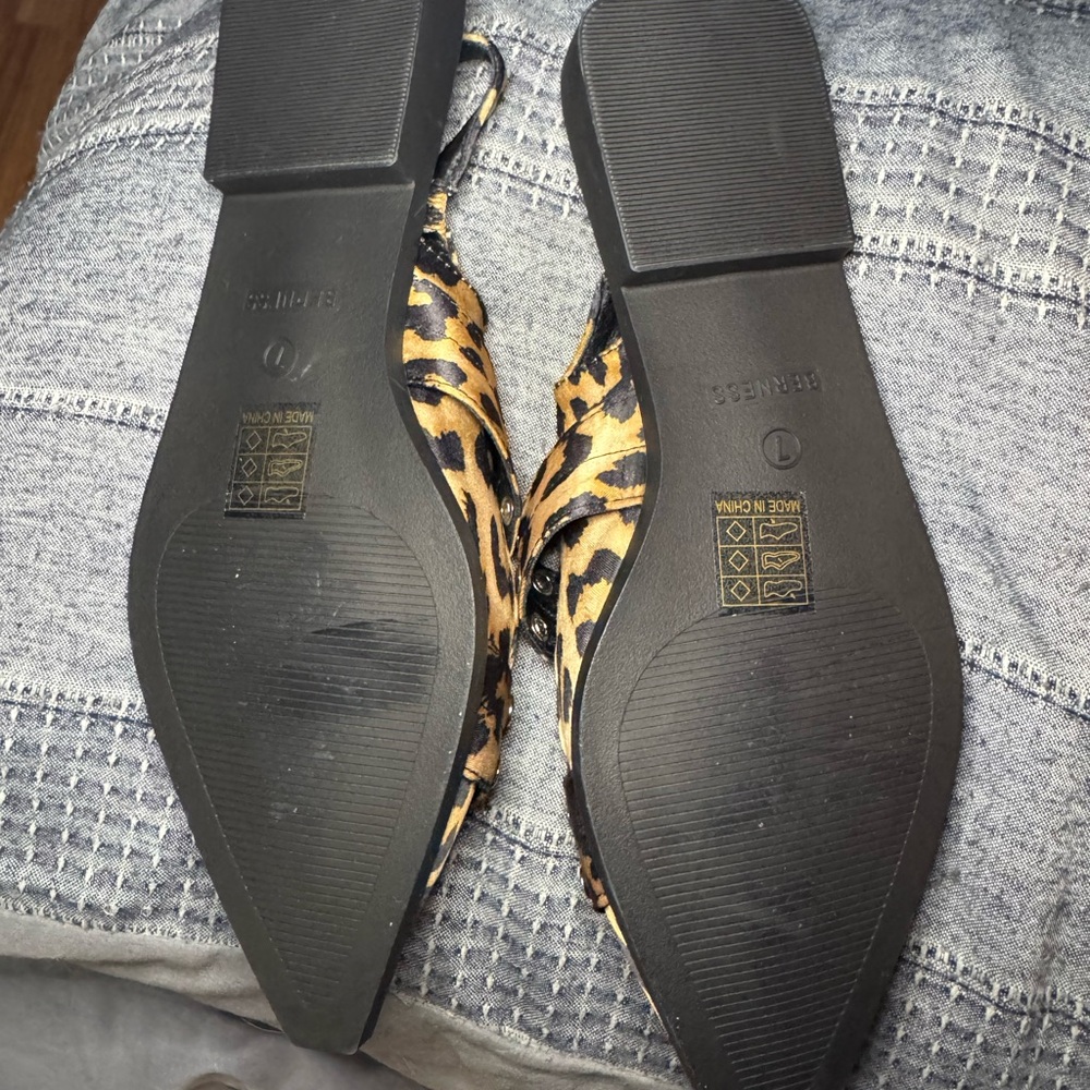 BERNESS 
Double Buckle Pointed Toe
Slingback Flat Leopard Brand New - Picture 9 of 11